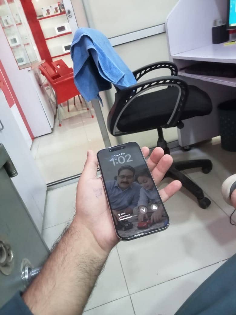 Apple iPhone 15 Pro 2