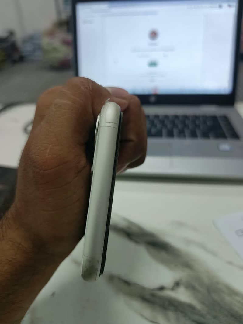 IPHONE 11 Non Pta 10