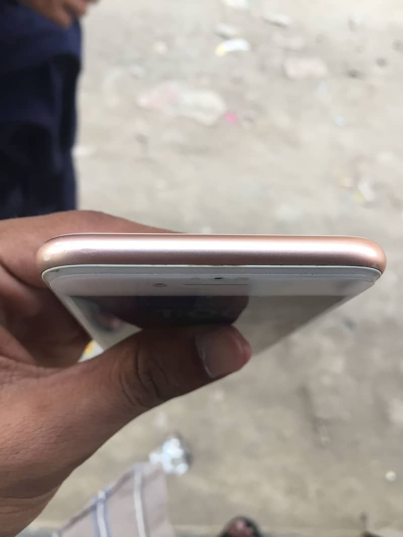 Apple iPhone 8 3