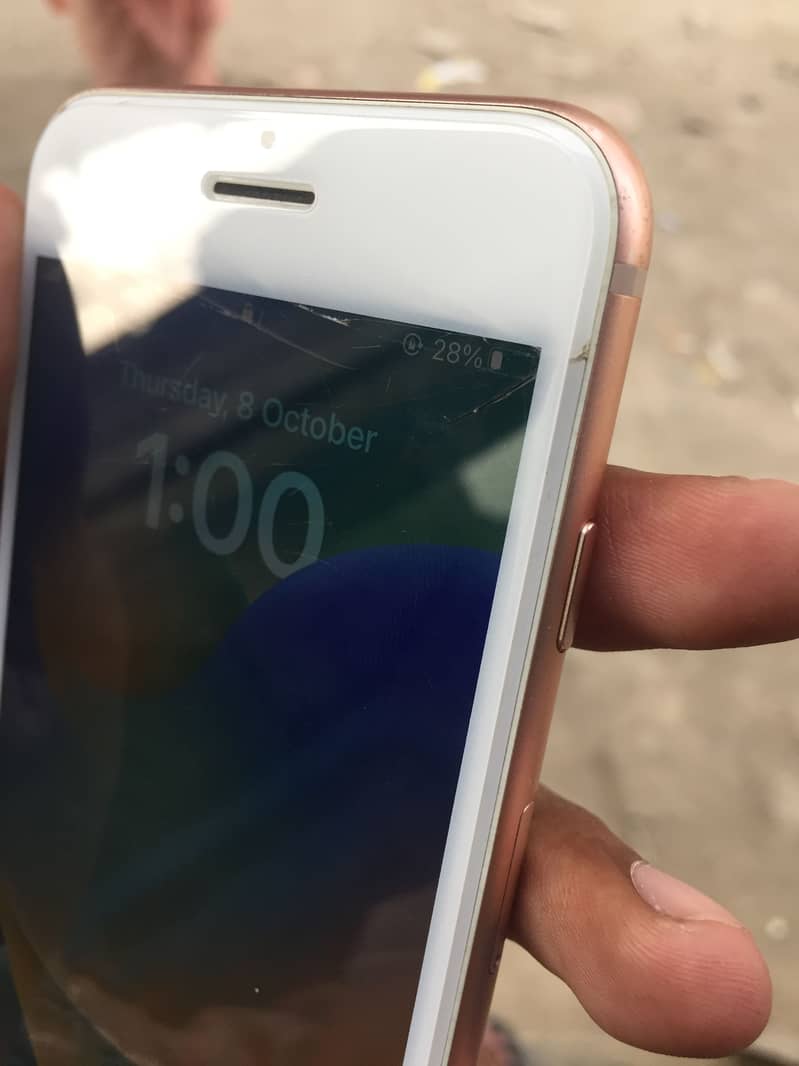 Apple iPhone 8 6
