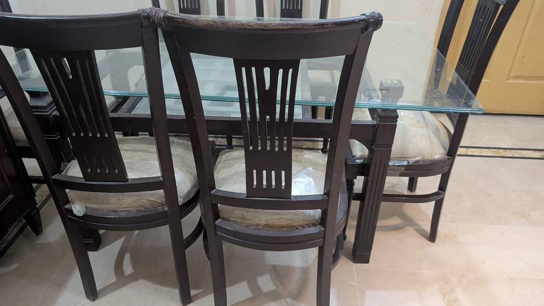 six seaters dinning table 6