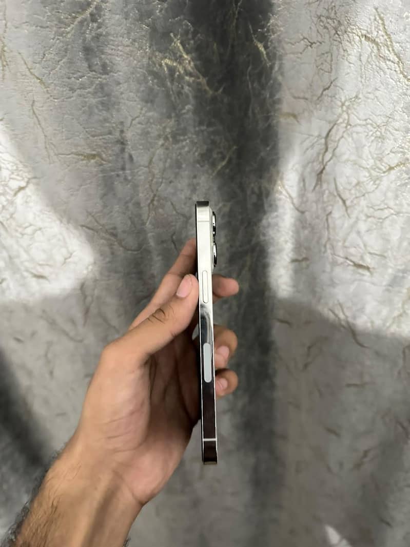 Apple iPhone 13 Pro 1