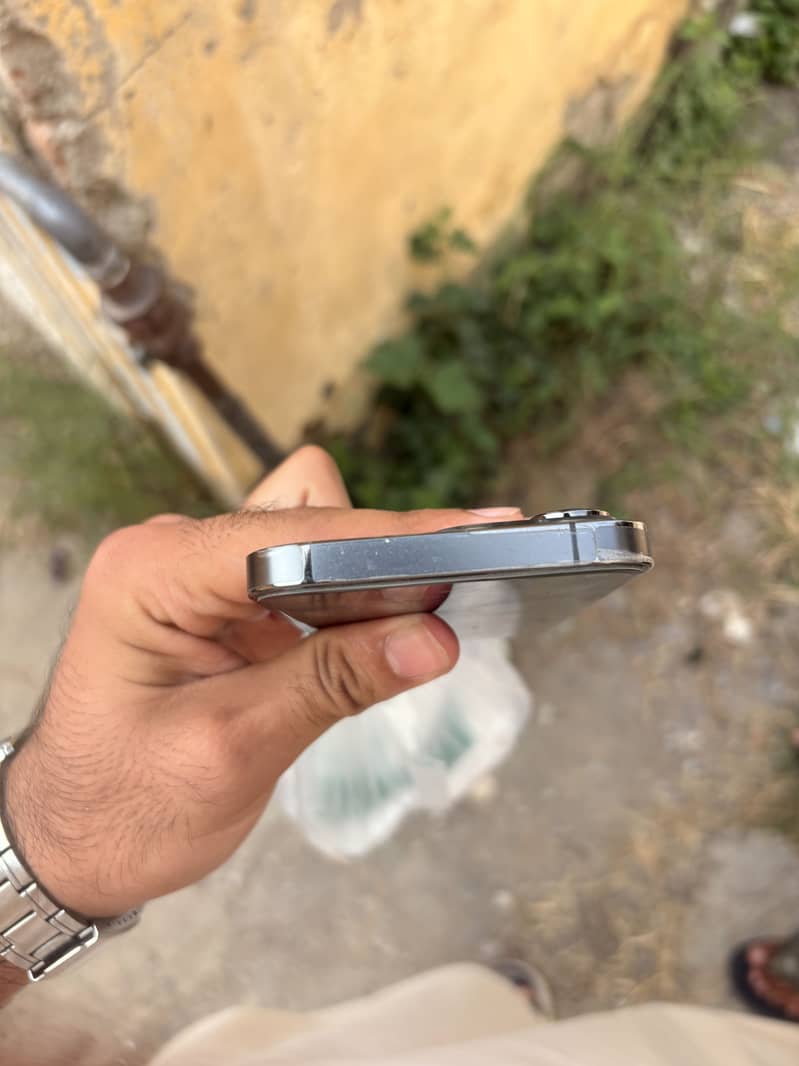 Apple iPhone 13 Pro 1