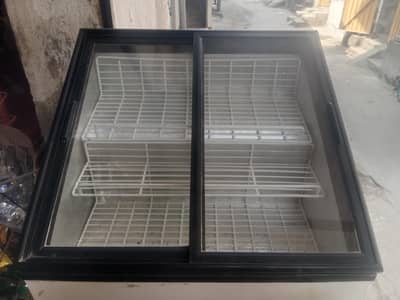 chocolate freezer All condition ok no repair no damage Colling 100%ok