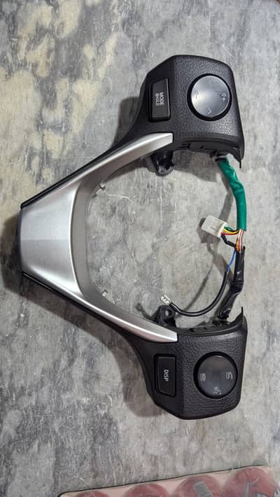 Toyota Yaris 2000–2026 Multimedia Steering Buttons
