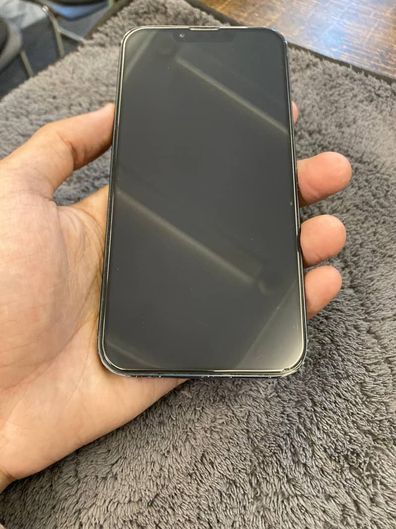 Apple iPhone 13 2