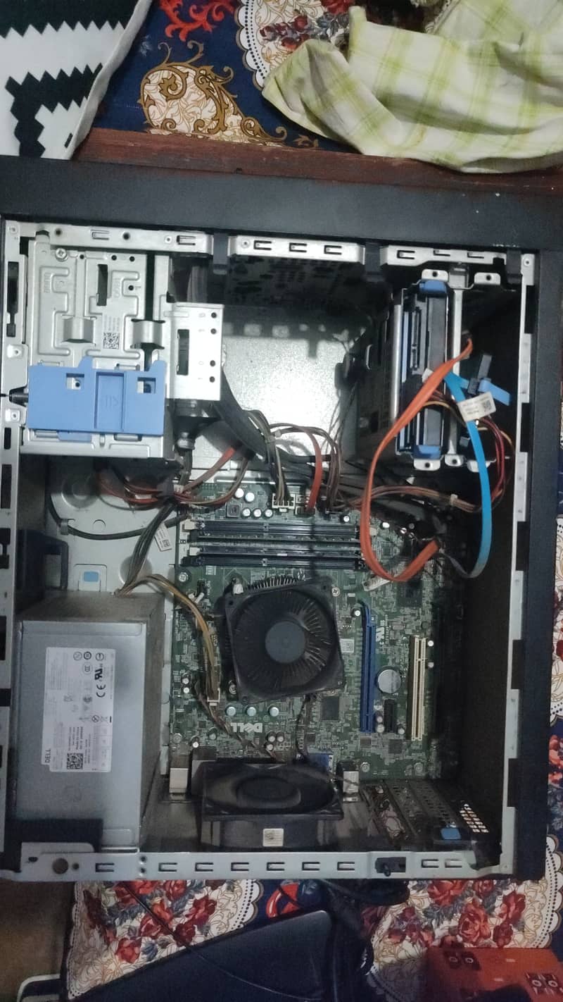 Dell PC with screen full setup 2