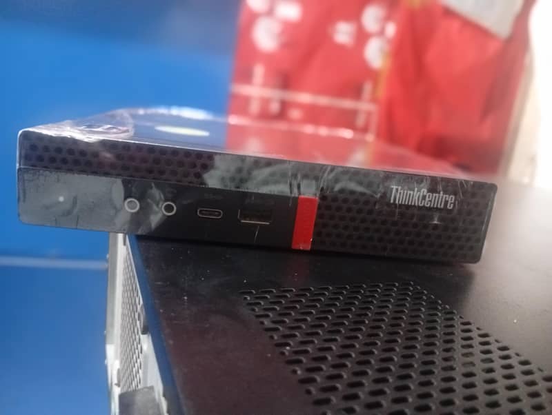 Lenovo  m75q tiny 0
