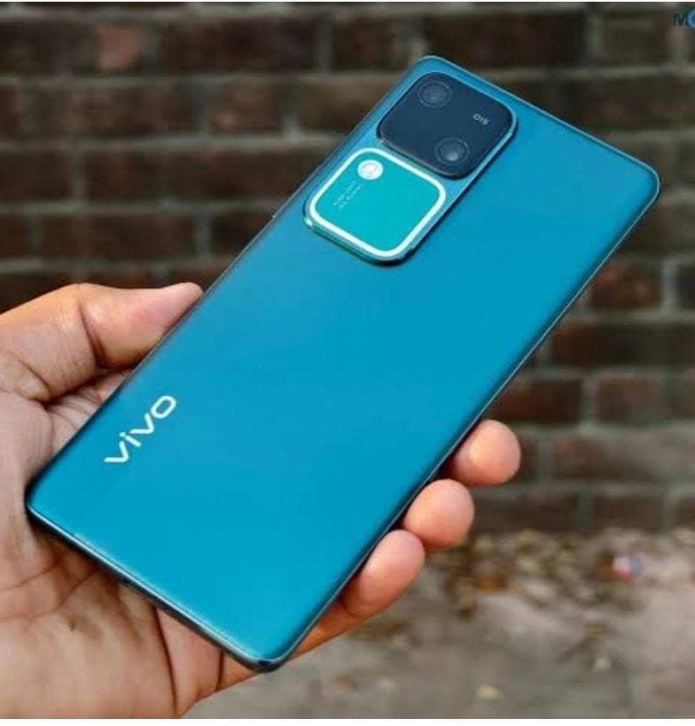 Vivo V30 1