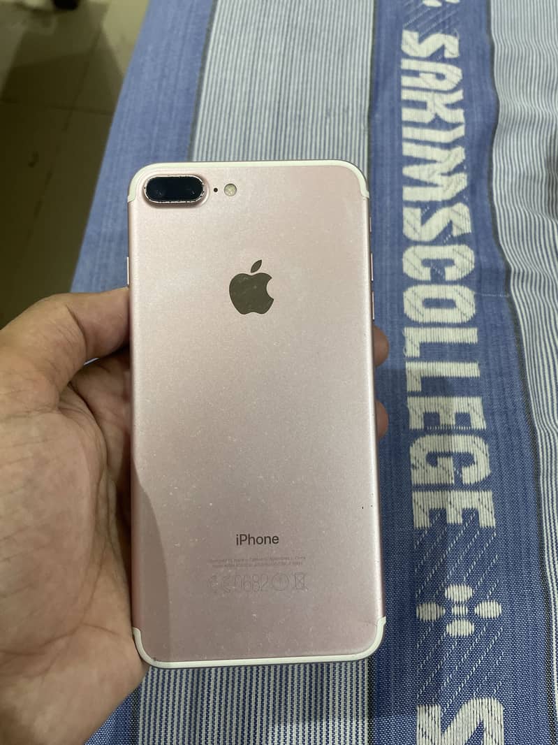 Apple iPhone 7 Plus 1