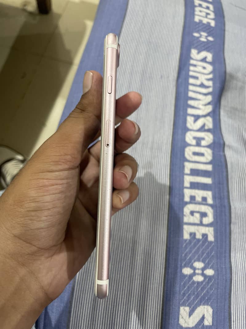 Apple iPhone 7 Plus 2