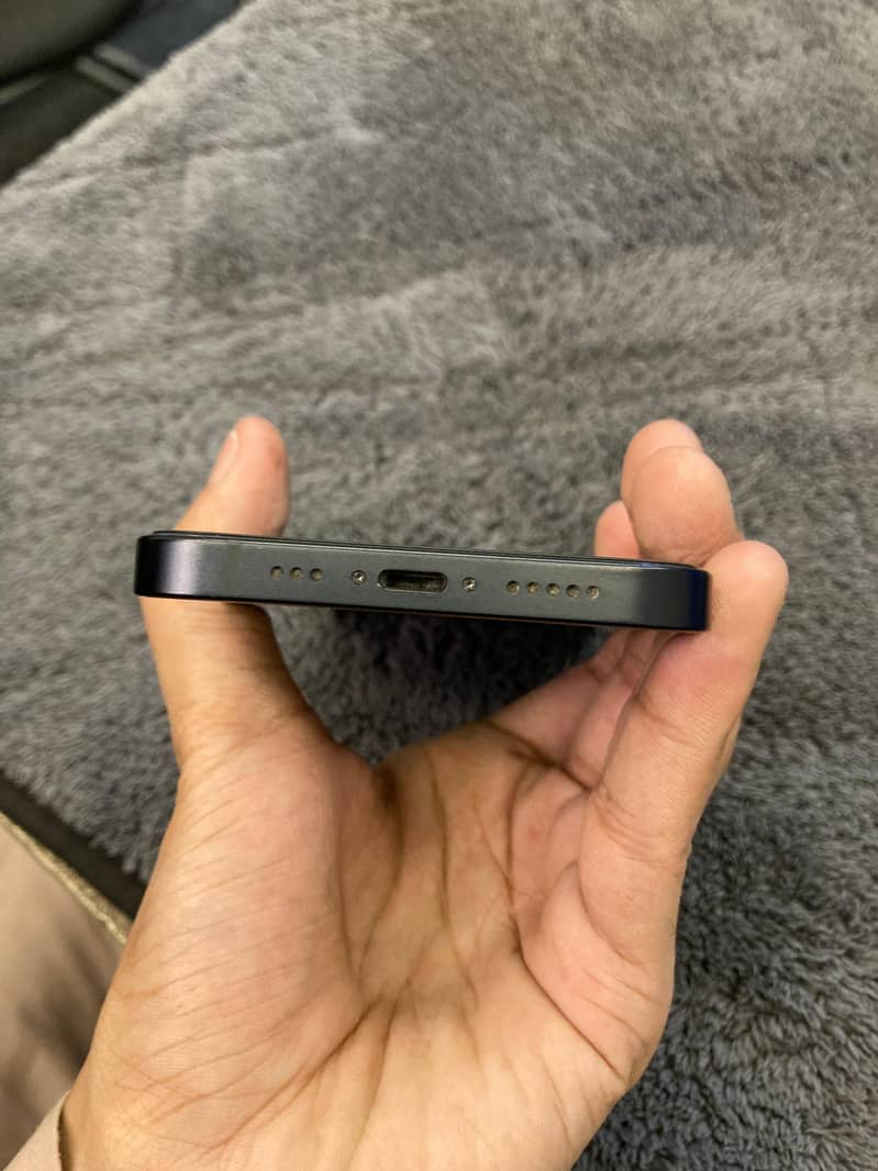 Apple iPhone 12 6