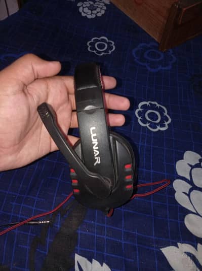 lunar headphones with mic