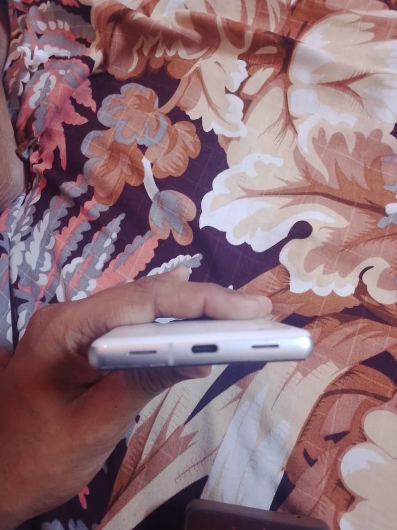 Google Pixel 7a 4