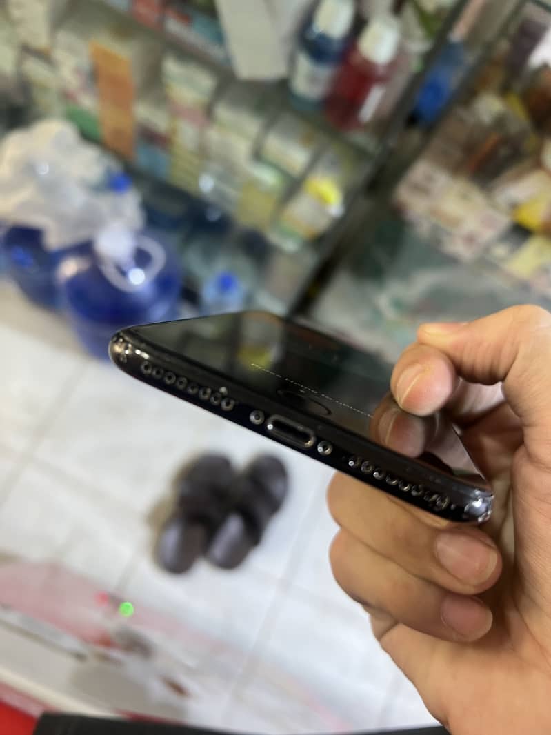 Apple iPhone 7 1
