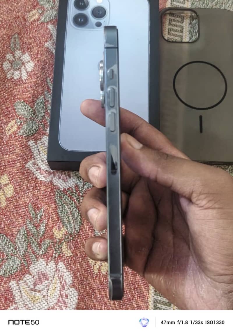 Apple iPhone 13 Pro Max 2