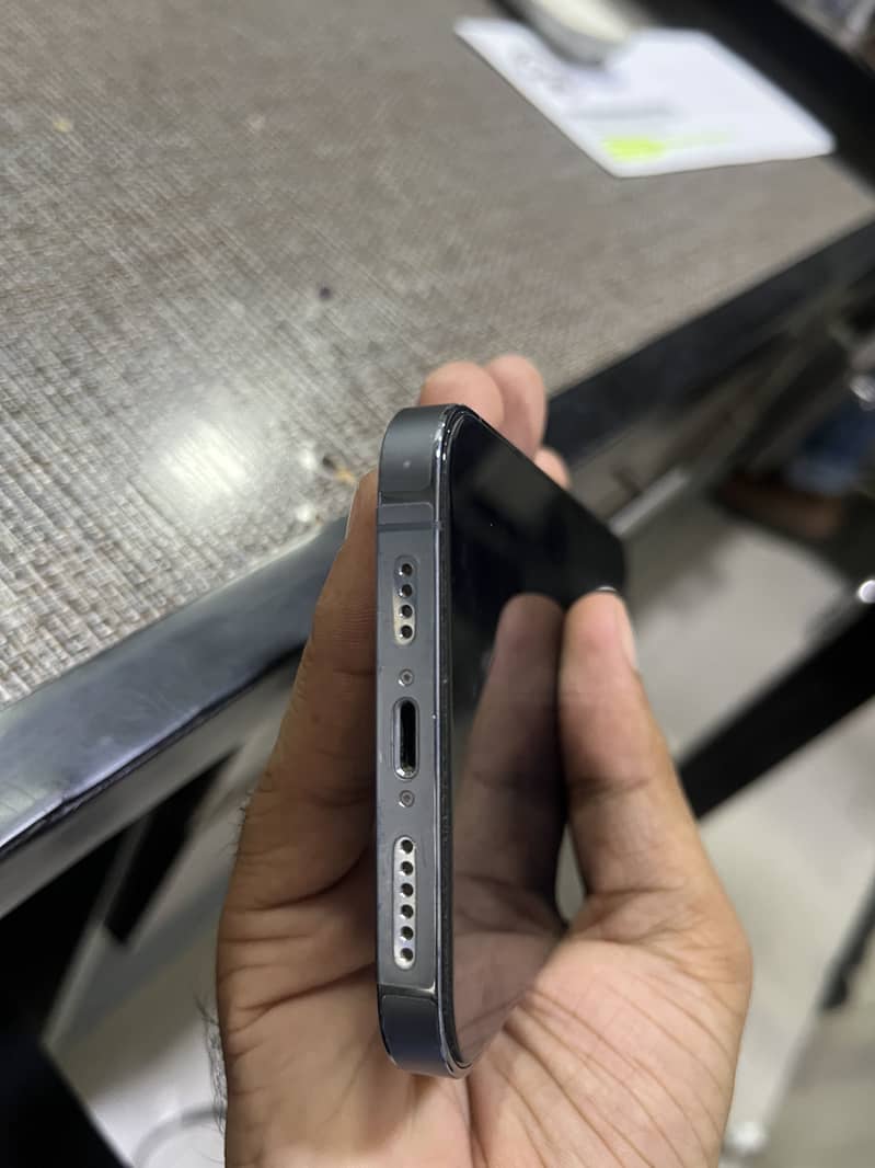 Apple iPhone 13 Pro Max 3