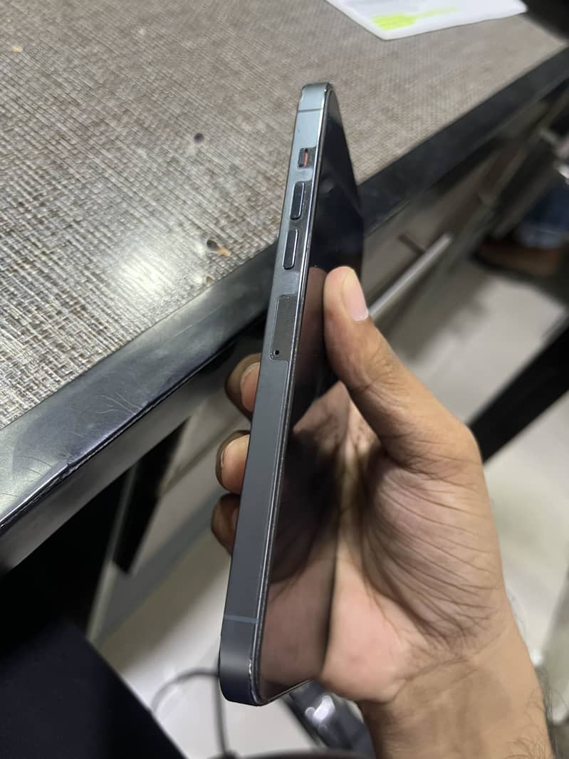 Apple iPhone 13 Pro Max 5