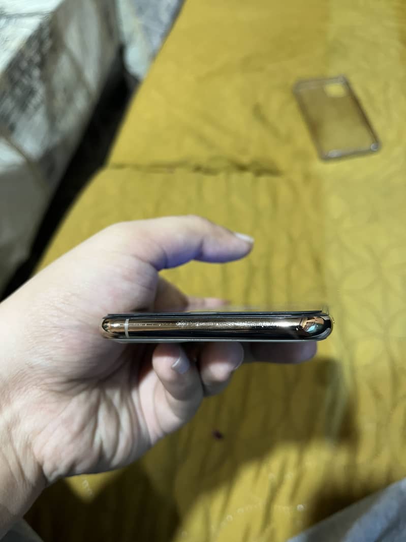 Apple iPhone 11 Pro Max 1