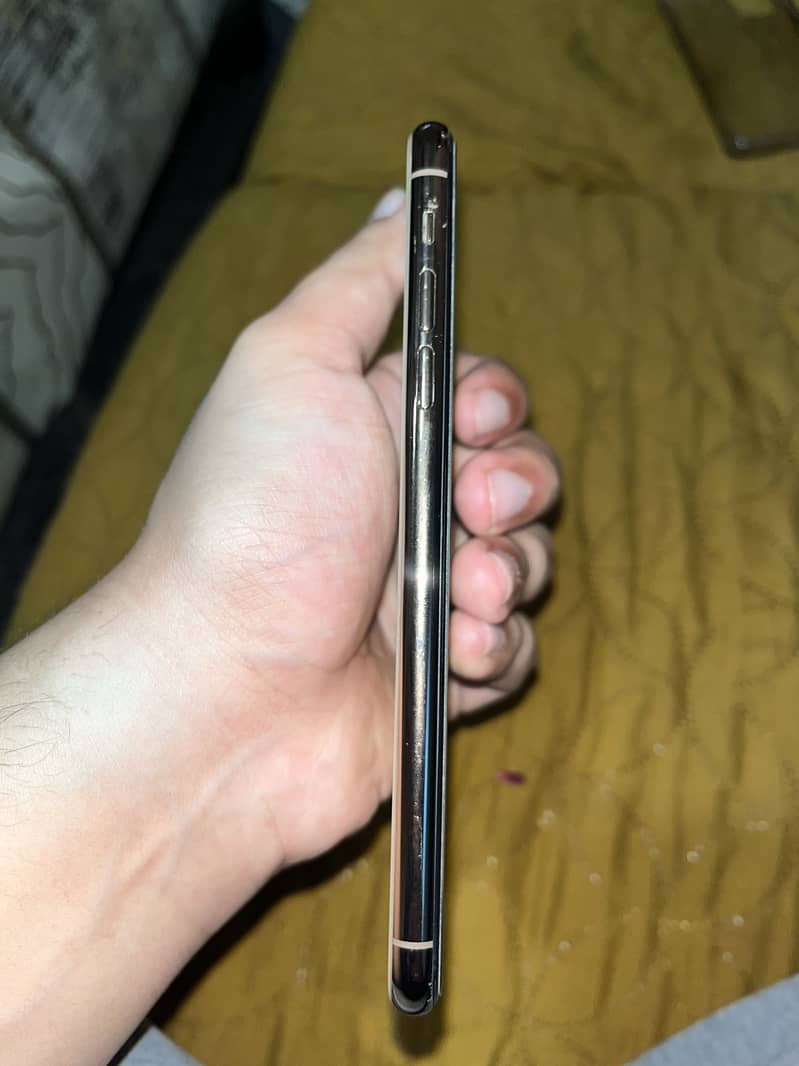 Apple iPhone 11 Pro Max 3