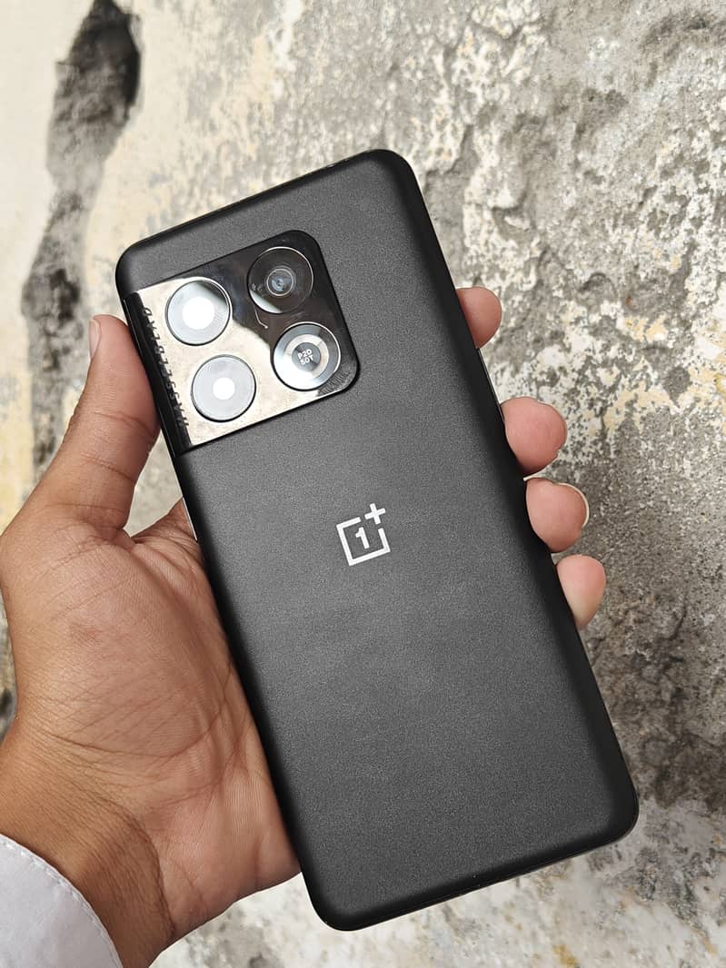 One Plus 10 Pro 3