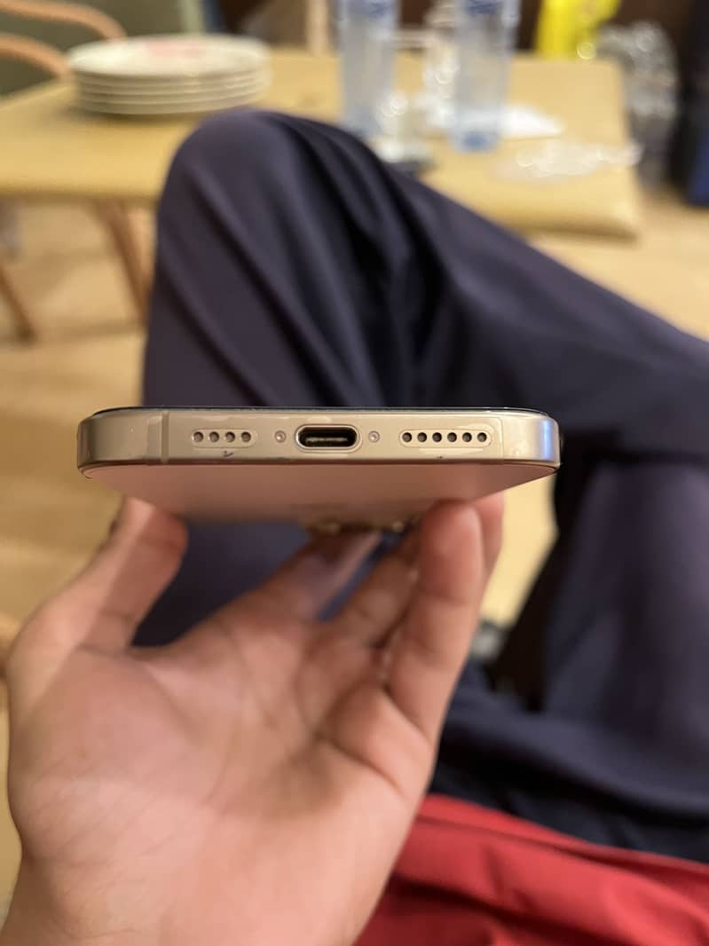 Iphone 16 pro max 1
