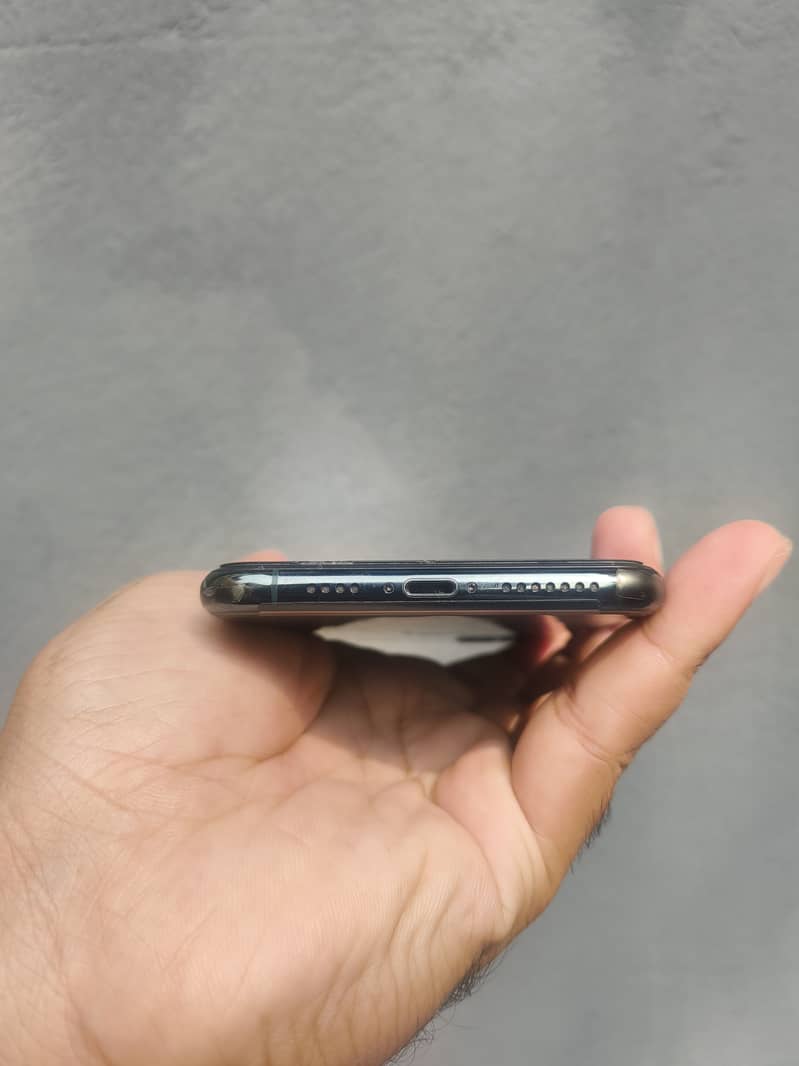 Apple iPhone 11 Pro Max 3