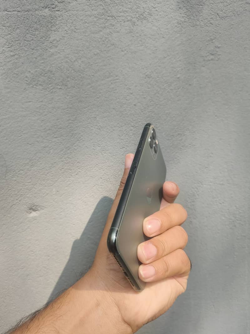 Apple iPhone 11 Pro Max 5
