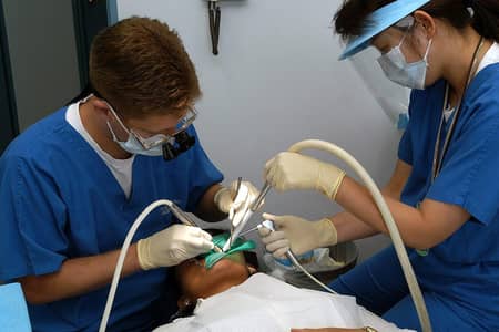 MALE DENTAL ASSISTANT NEEDED IN DENTAL CLINIC LHR TIME 1 PM - 7.30 PM