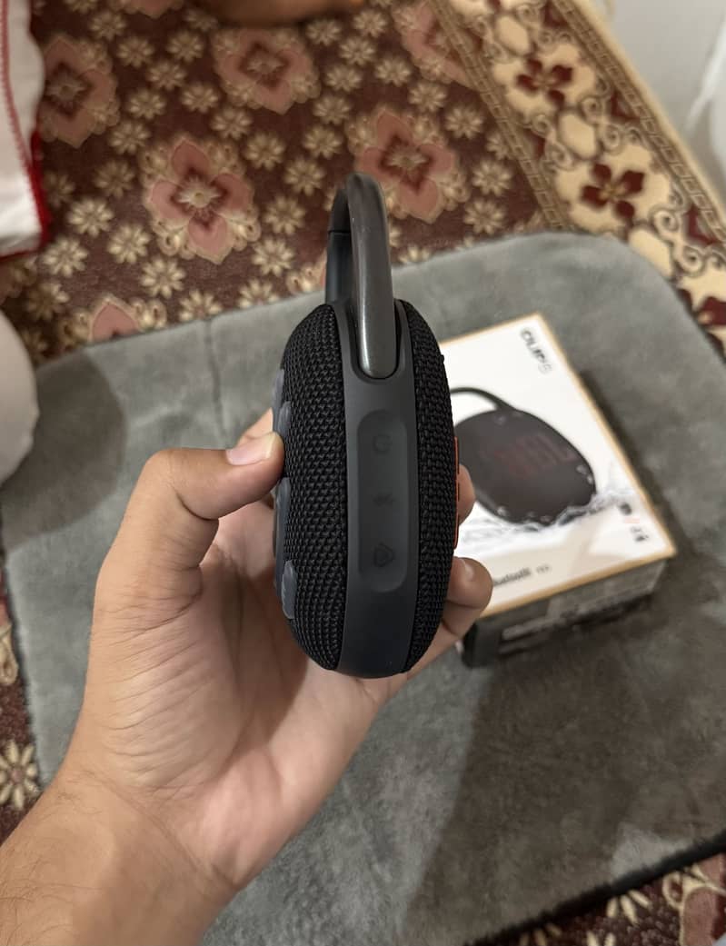 JBL Clip 5 Speaker 2