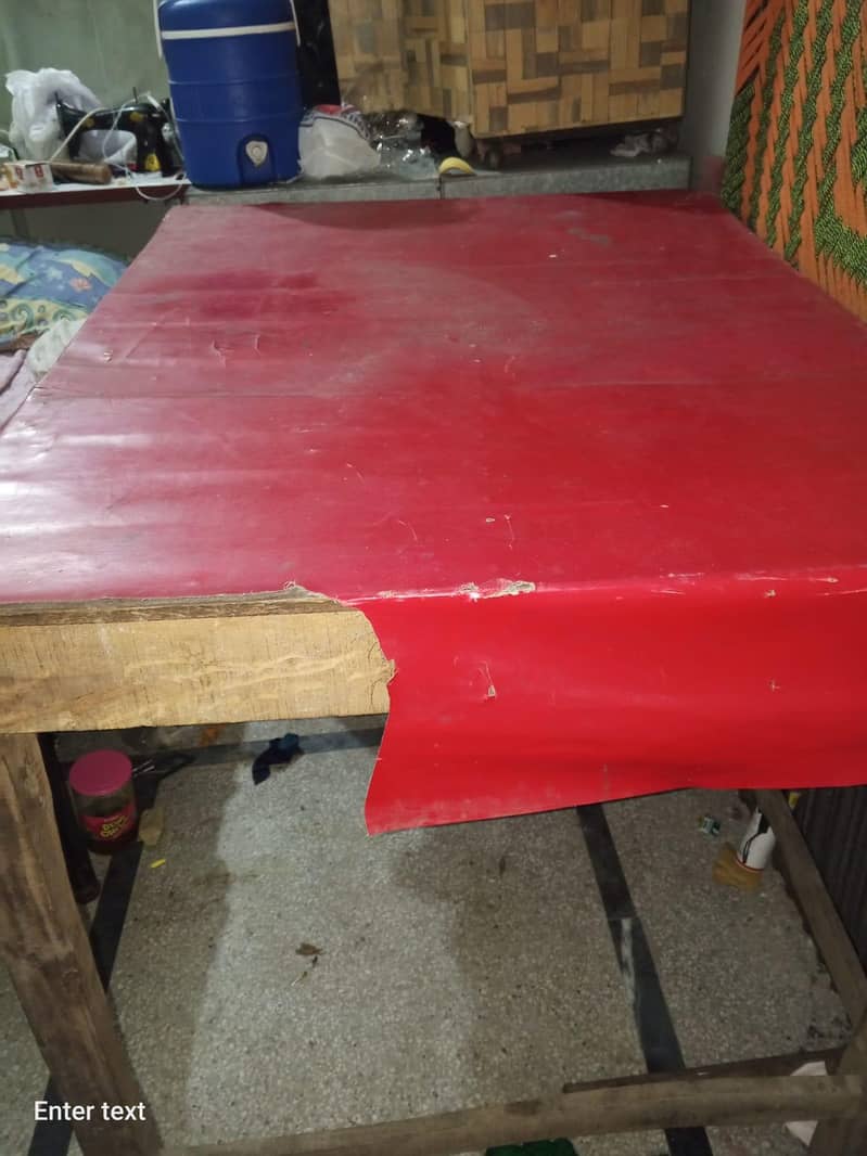 chicken table 0