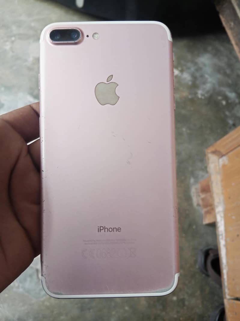 Apple iPhone 7 Plus 0
