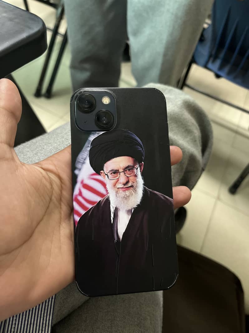 Apple iPhone 13 0