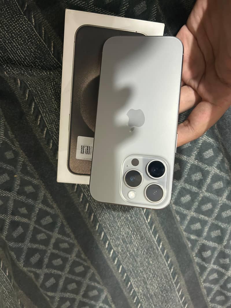 Apple iPhone 15 Pro 0