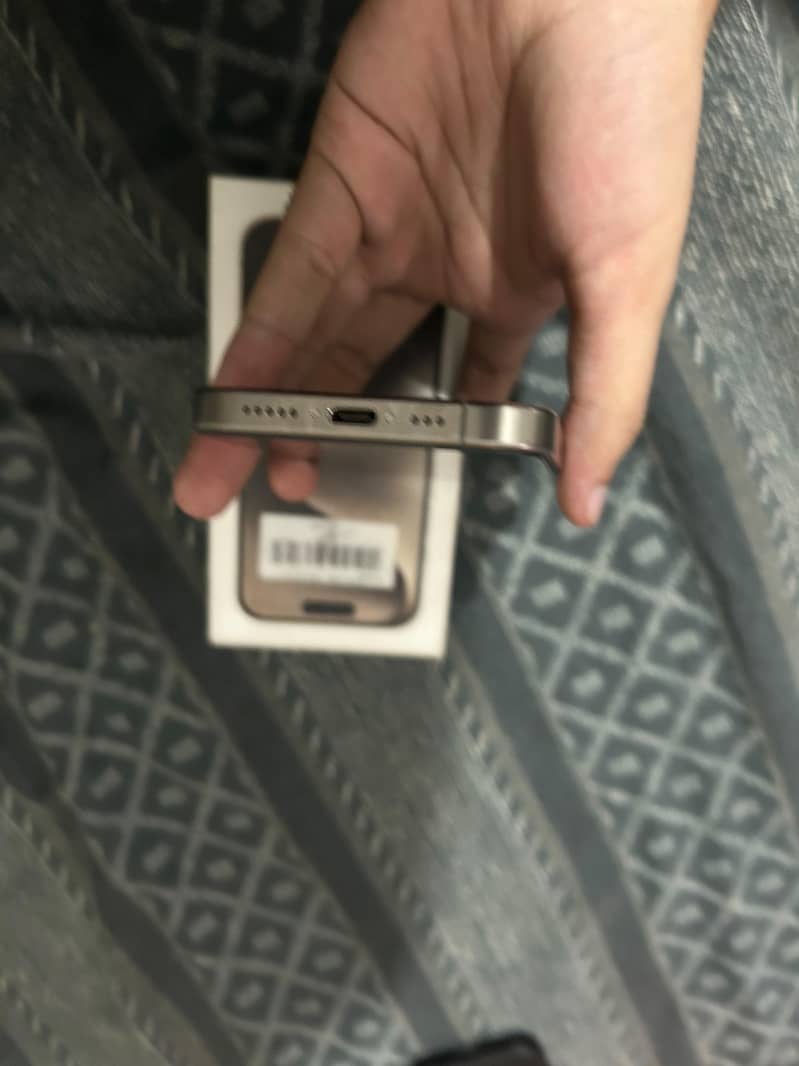 Apple iPhone 15 Pro 3