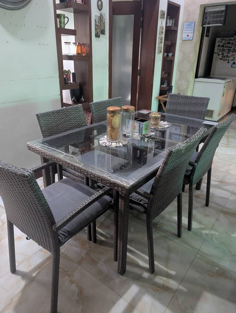 Dining table for 6 3