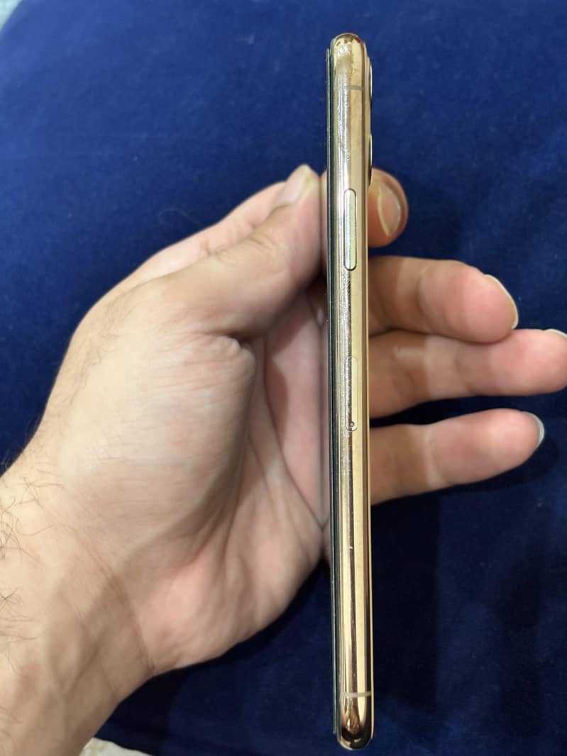 Apple iPhone 11 Pro Max 3