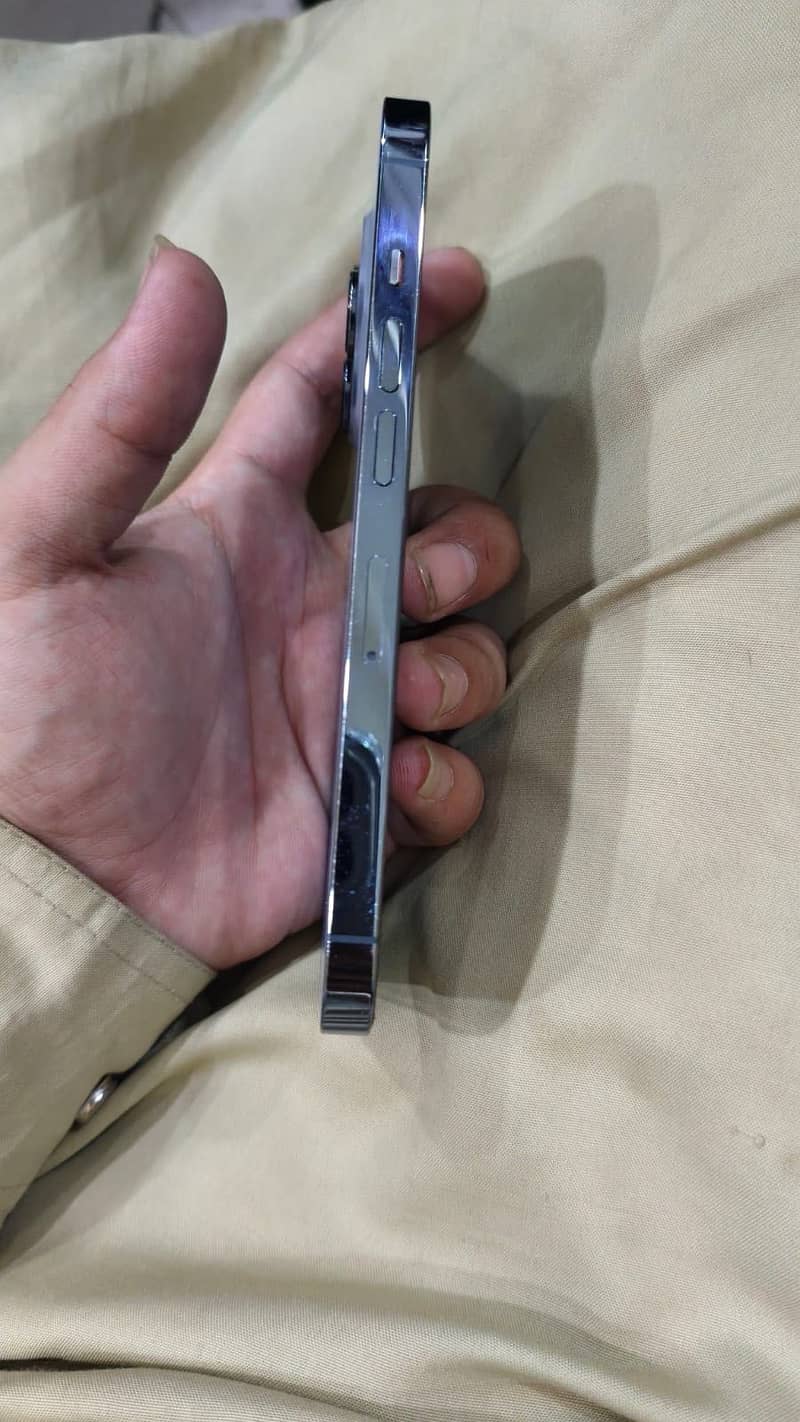 Apple iPhone 13 Pro 0