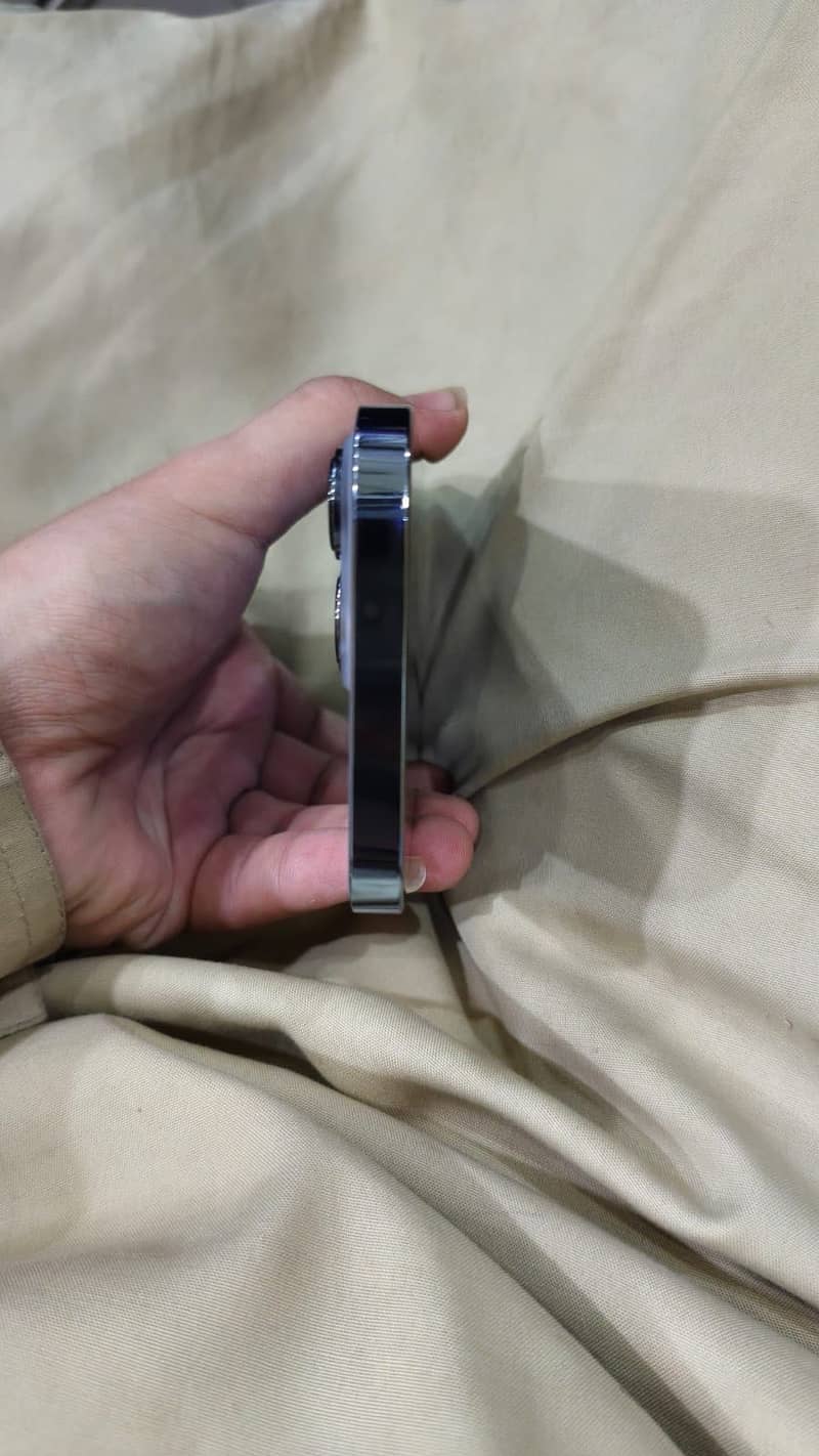 Apple iPhone 13 Pro 3