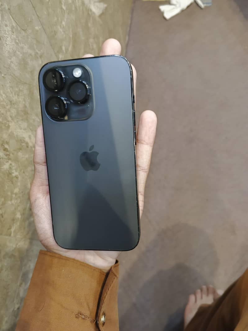 IPHONE 14 PRO 1