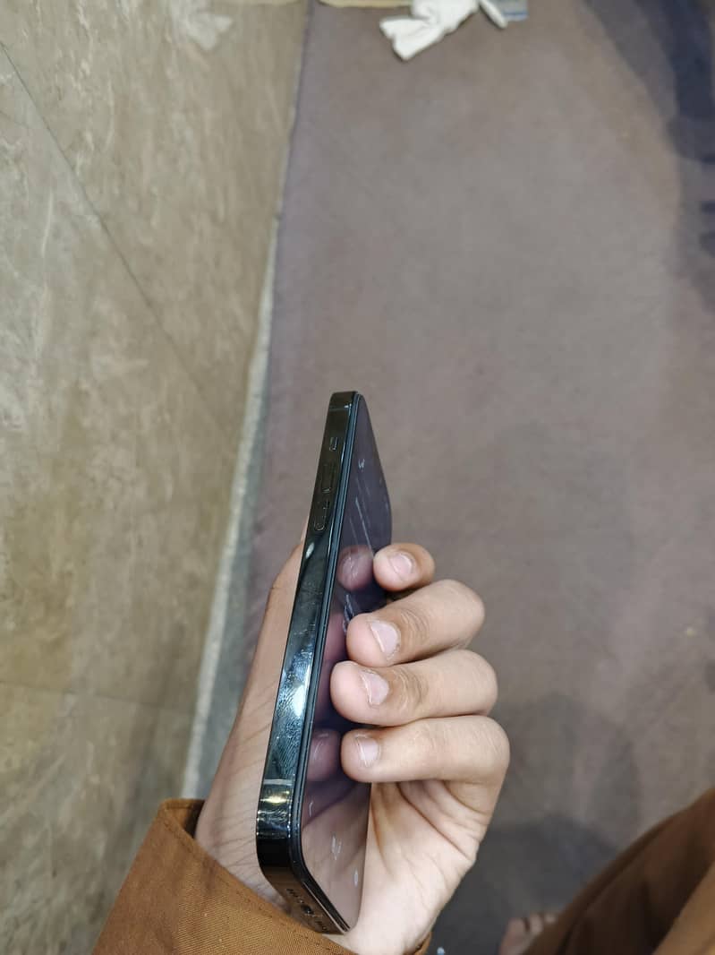 IPHONE 14 PRO 3