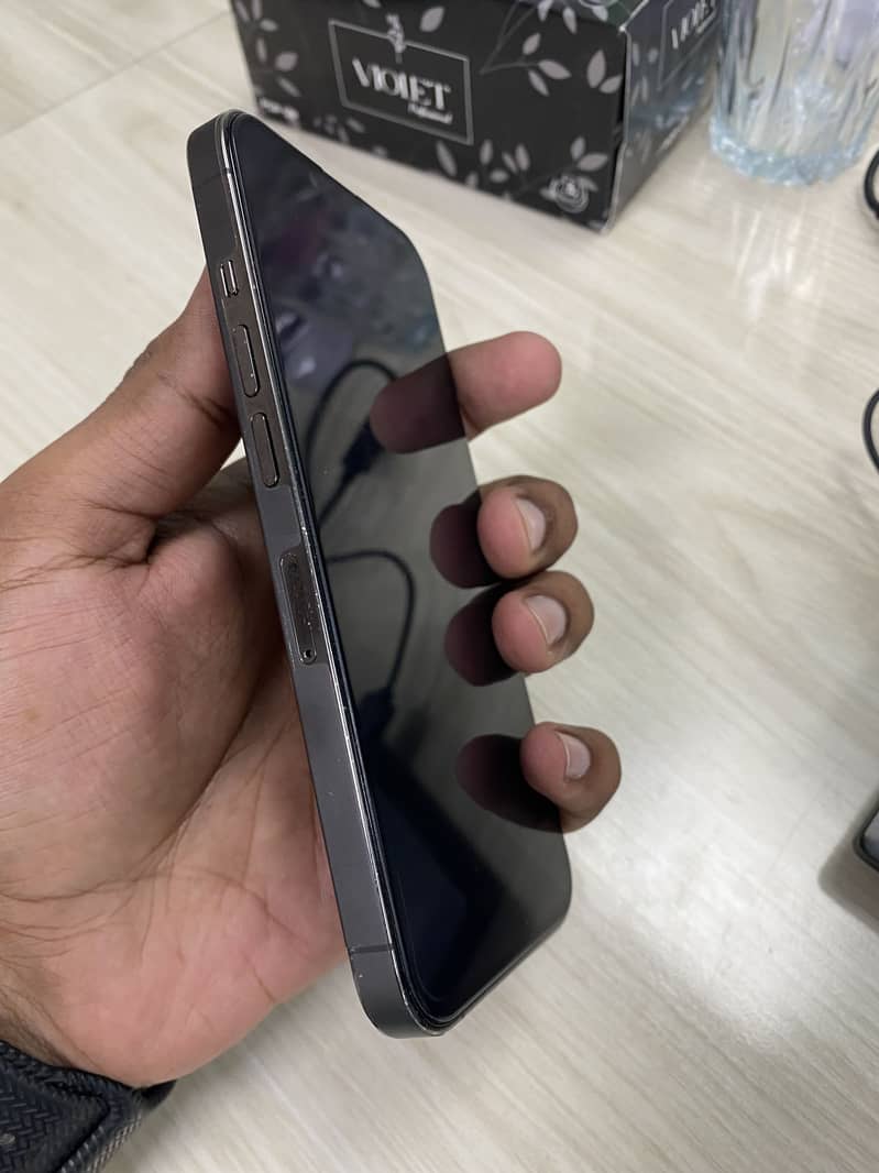 Apple iPhone 13 Pro 2
