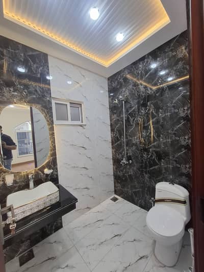Beautiful New Upper Portion ground Portion is locked(03277342171)