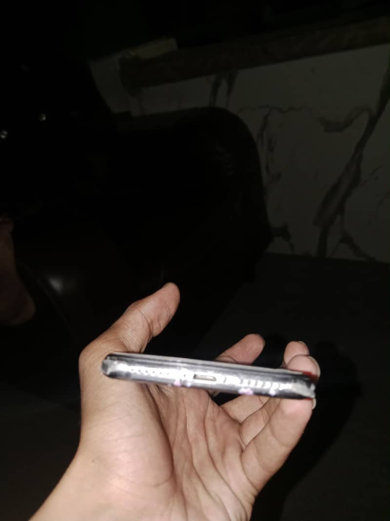Apple iPhone X 5