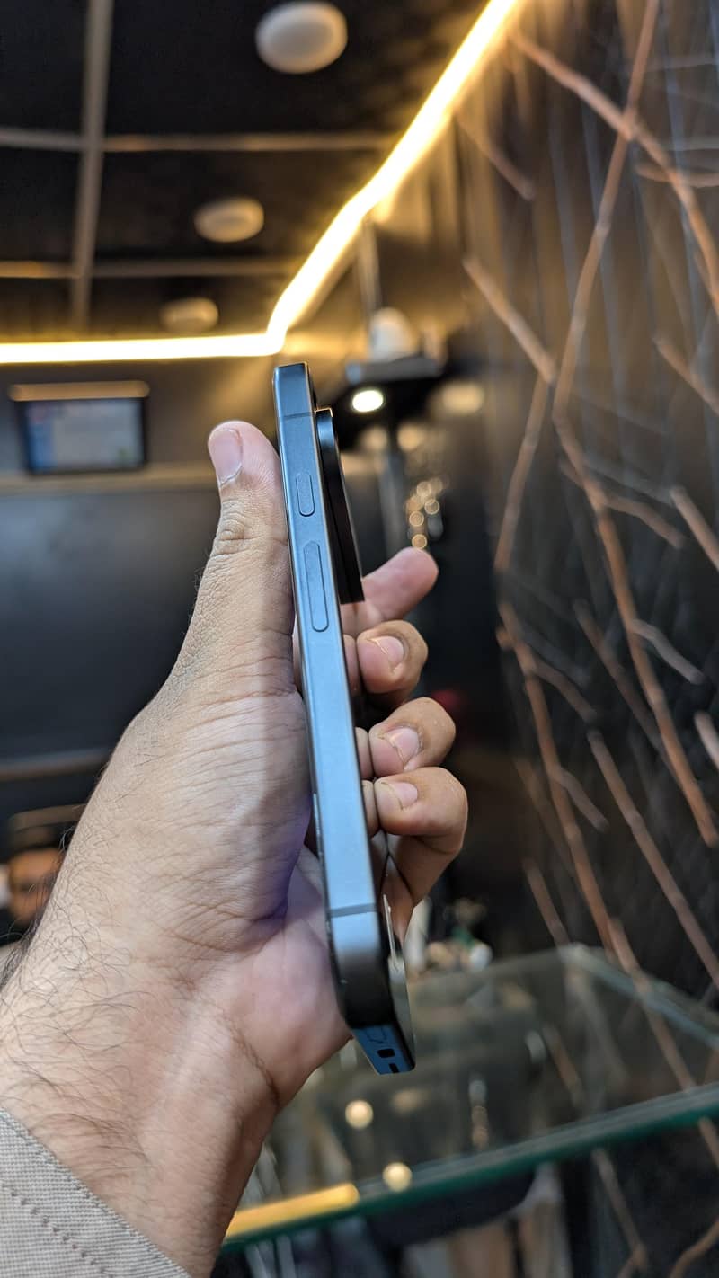 Google Pixel 9 5