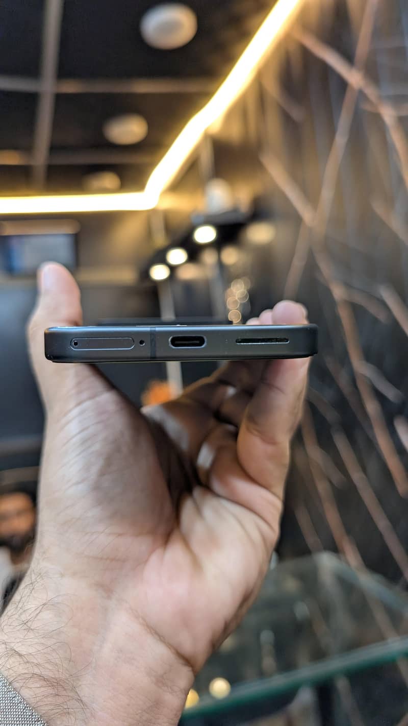 Google Pixel 9 6