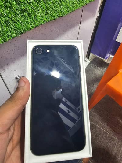 Apple iPhone SE