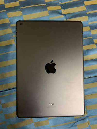 iPad 7th Generation 32GB – 10/10 Condition