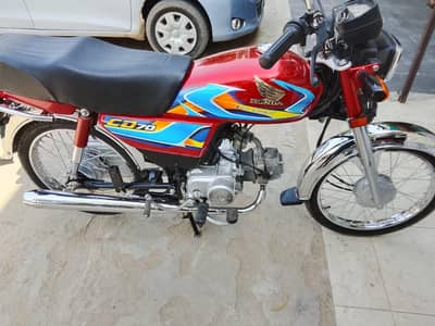 Honda 70cc lush condition all ok brand new 2 mont use only