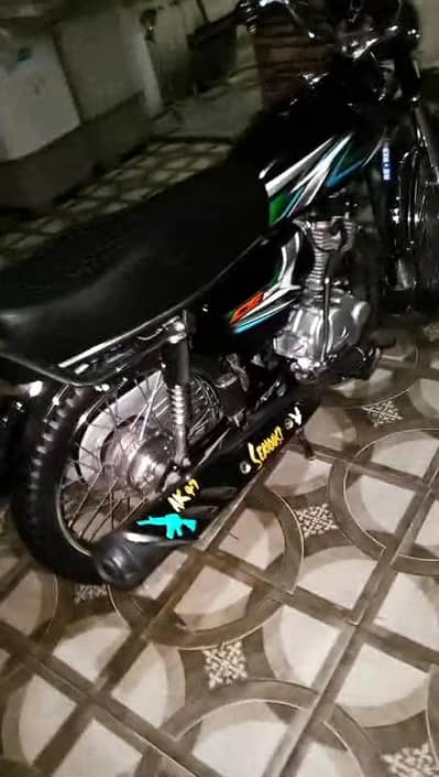 Honda 125 black